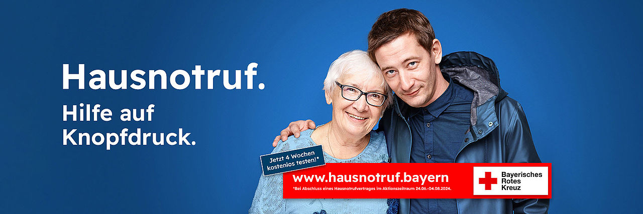 Ein junger Mann und eine ältere Damen bewerben den Hausnotruf des BRK. Hintergrund eine blaue Wand.